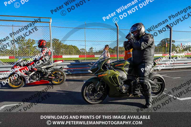 donington no limits trackday;donington park photographs;donington trackday photographs;no limits trackdays;peter wileman photography;trackday digital images;trackday photos